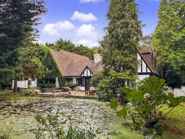 House for sale in Navestock Side, Essex