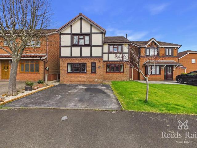 House for sale in Lunts Heath, Widnes