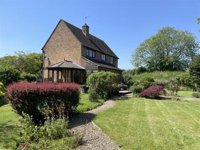 House for sale in Fossebridge, Gloucestershire