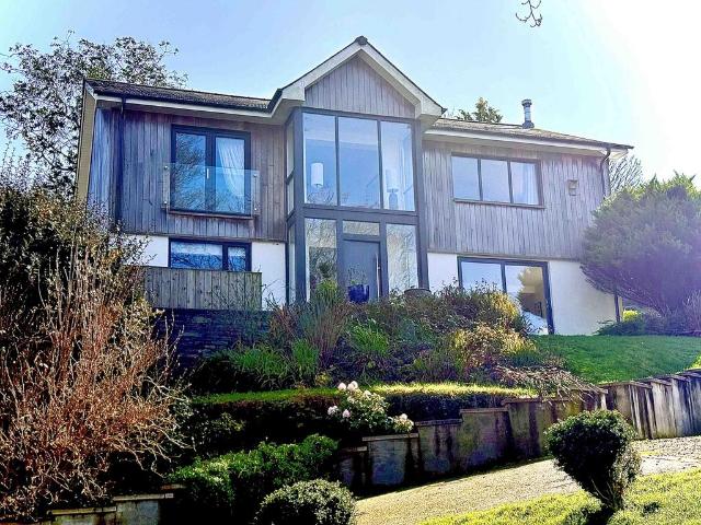House for sale in Gluvian, St Columb Major