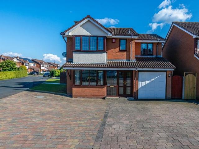 House for sale in New Invention, West Midlands
