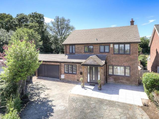 House for sale in Ingatestone and Fryerning, Navestock Side