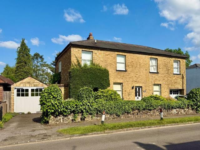 House for sale in Iver