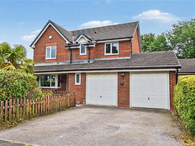 House for sale in Tingley, West Yorkshire