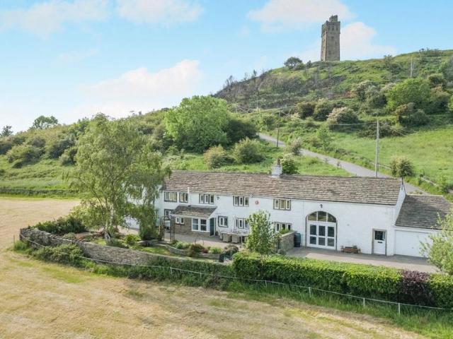 House for sale in Farnley Tyas, West Yorkshire