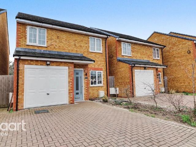 House for sale in Spring Park, Luton