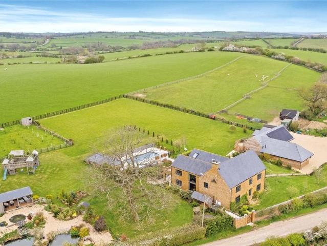 House for sale in Stanford On Avon, Leicestershire