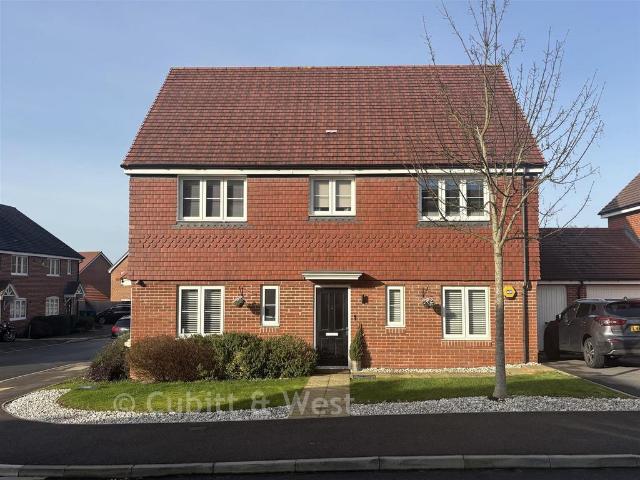 House for sale in Horsham, West Sussex