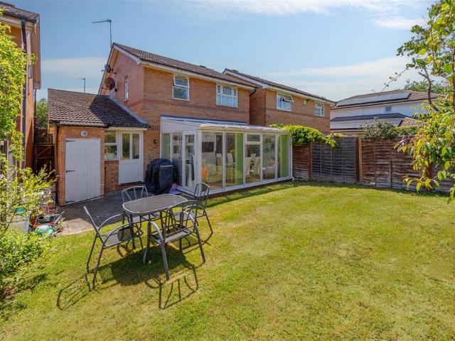 House for sale in Broadfields, Greater London