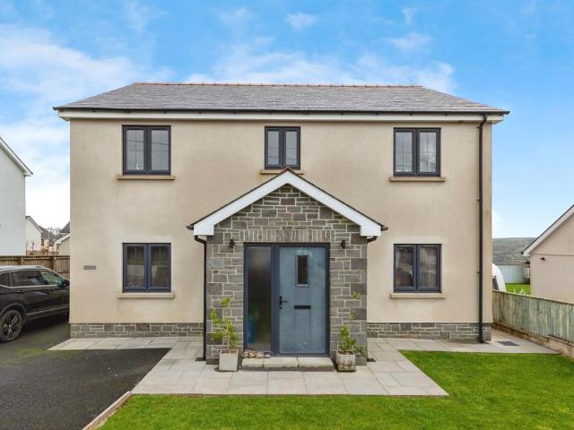 House for sale in Llangyndeyrn, Pontyberem