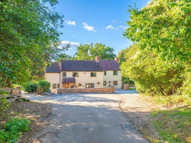 House for sale in Alderminster, Warwickshire