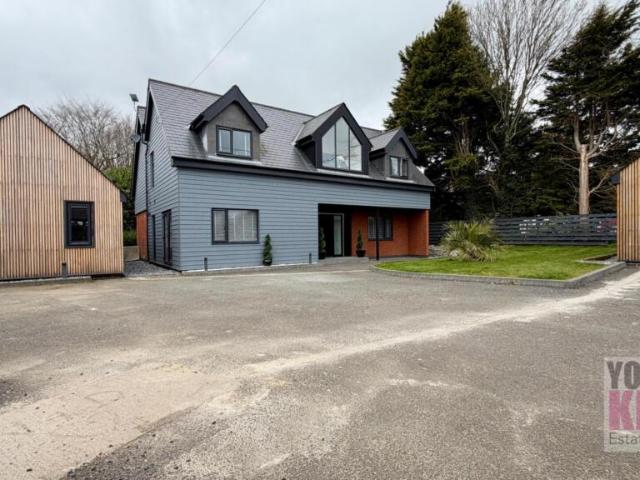 House for sale in Folkestone, Kent
