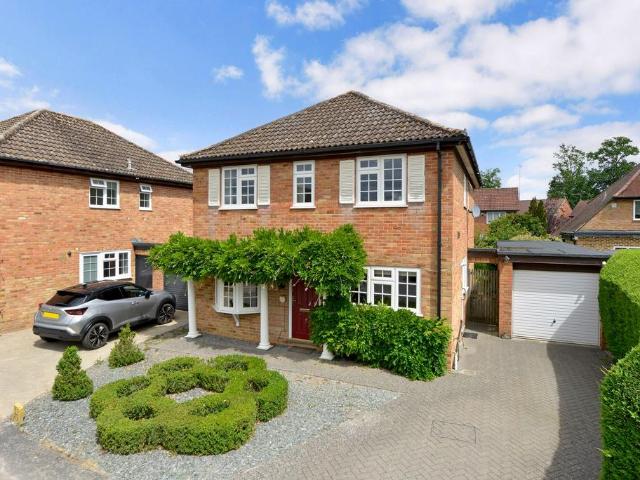 House for sale in Fole, Surrey