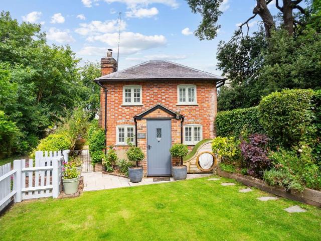 House for sale in Berrick Salome, Oxfordshire