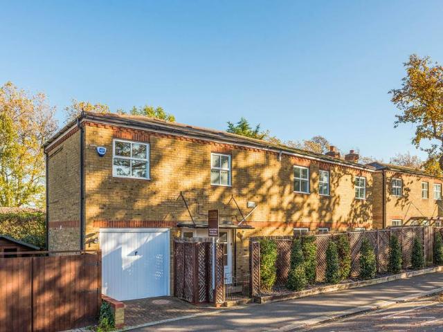 House for sale in Dulwich, Greater London