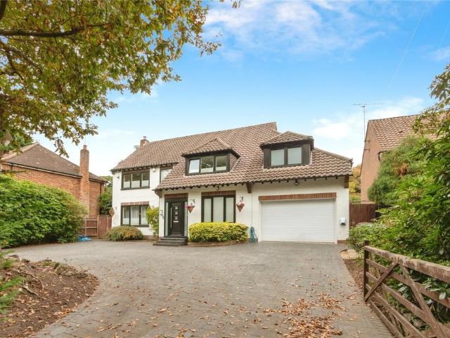 House for sale in Heatherside, Heol-las