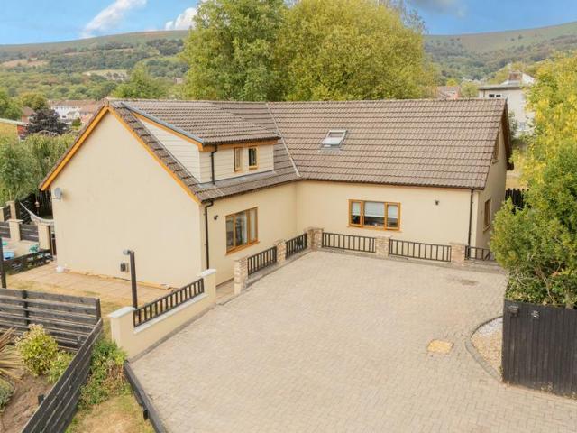 House for sale in Lowlands, Wales