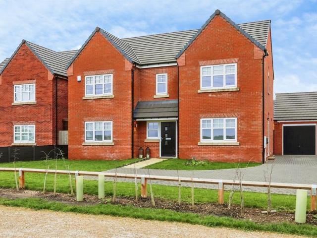 House for sale in Edenthorpe, South Yorkshire