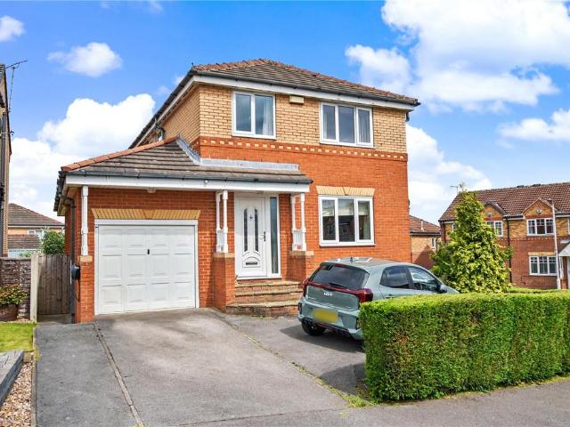 House for sale in Tingley, West Yorkshire