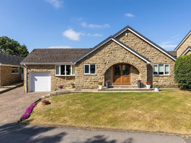 House for sale in Armitage Bridge, West Yorkshire