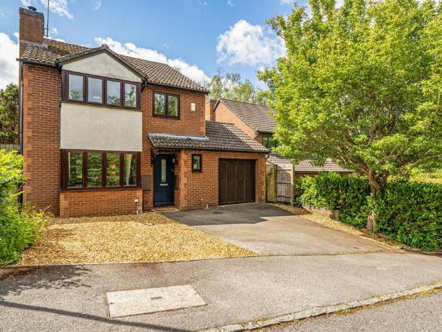 House for sale in Burghfield Common, West Berkshire