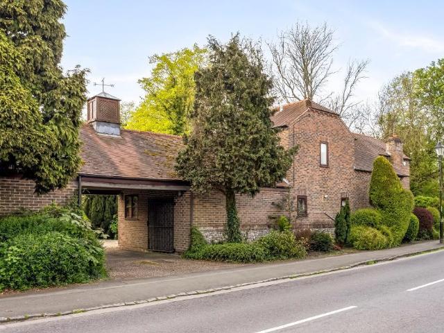 House for sale in Horsham, West Sussex