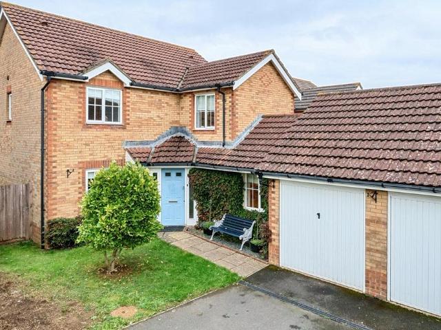 House for sale in Hawkinge, Folkestone