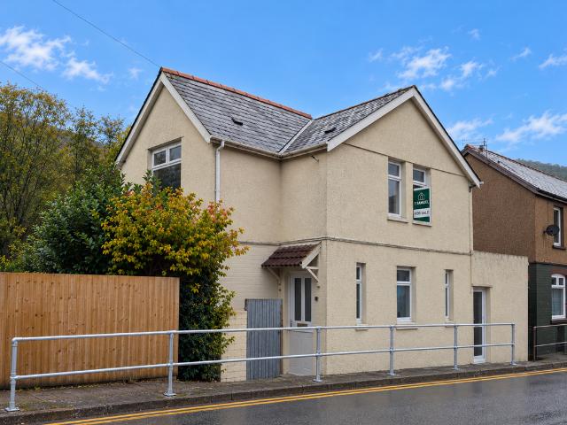House for sale in Mountain Ash West, Mountain Ash