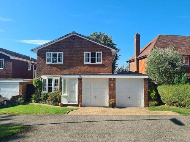 House for sale in Pachesham Park, Surrey
