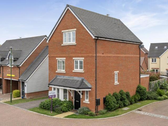 House for sale in Littlecote, West Sussex