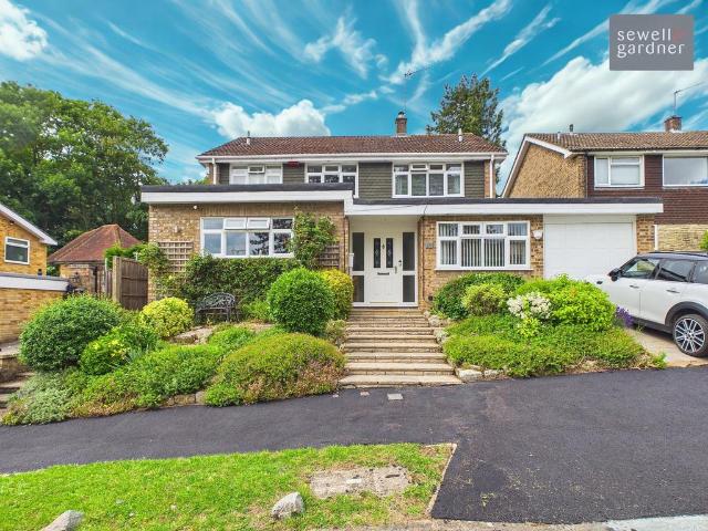 House for sale in Heronsgate, Batchworth