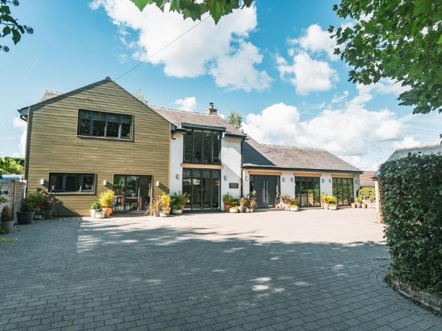 House for sale in Hasland Hall Park, Chesterfield