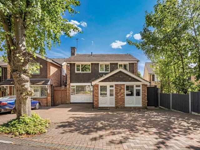 House for sale in Potters Bar, Isle Of Man