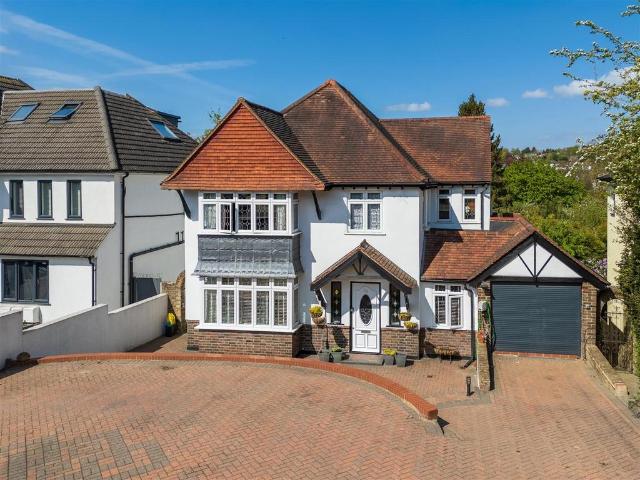 House for sale in London Borough of Croydon, Purley