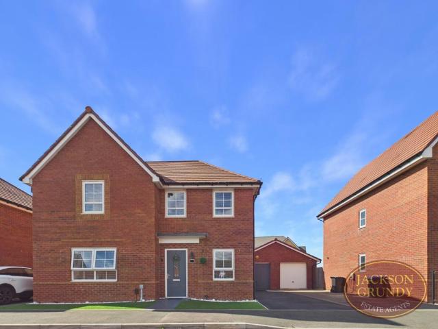House for sale in Overstone, Moulton