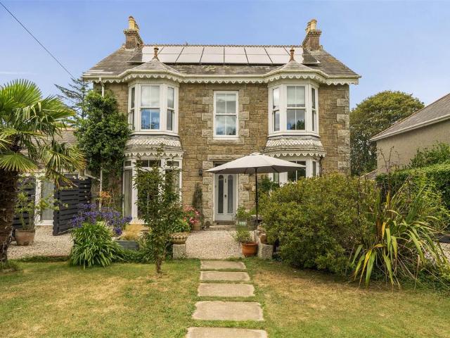 House for sale in Leedstown, Cornwall
