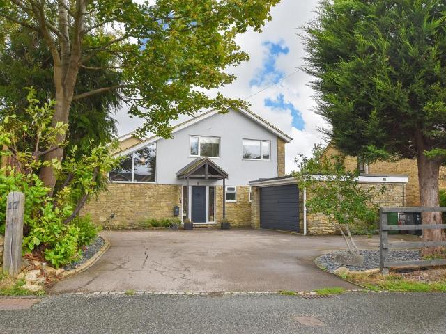 House for sale in Silverstone, West Northamptonshire