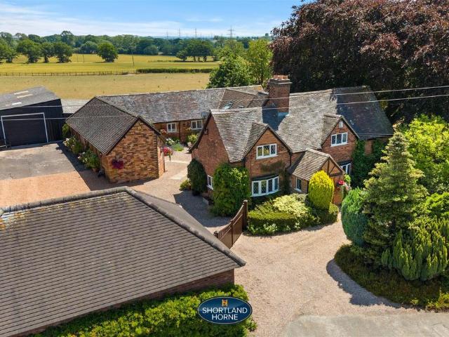 House for sale in Wood End, Gun Hill