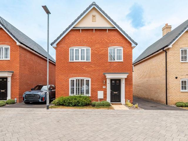House for sale in Moreton Hall, Chedburgh