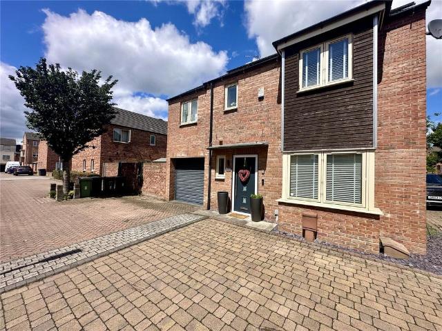 House for sale in Ledston, West Yorkshire