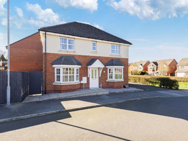 House for sale in New Fryston, West Yorkshire