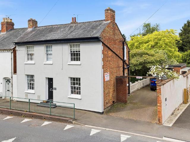House for sale in Alderminster, Warwickshire