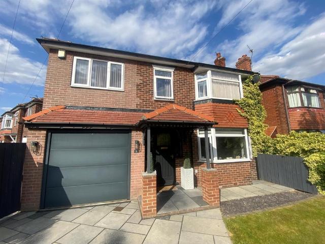 House for sale in Royston, South Yorkshire