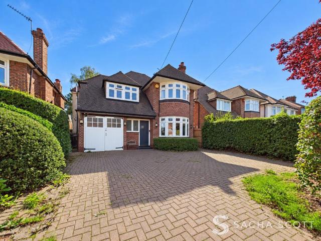 House for sale in Burgh Heath, Reigate and Banstead