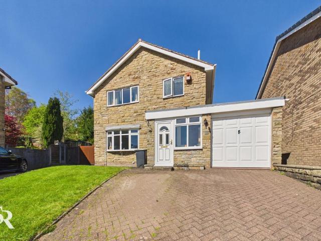 House for sale in Hockerley, Charlesworth