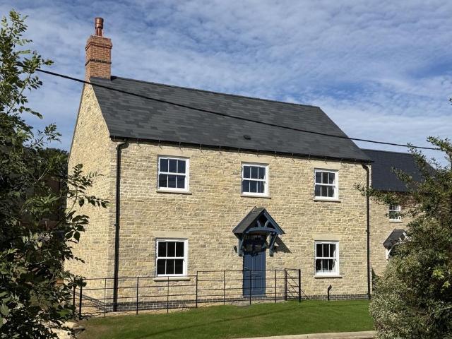 House for sale in Astcote, Pattishall