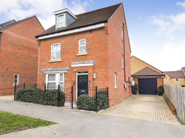 House for sale in Aldershot, Hampshire
