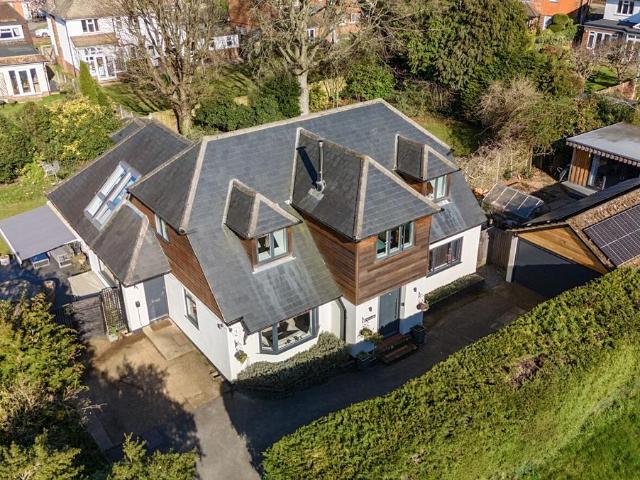 House for sale in Shalford, Westborough