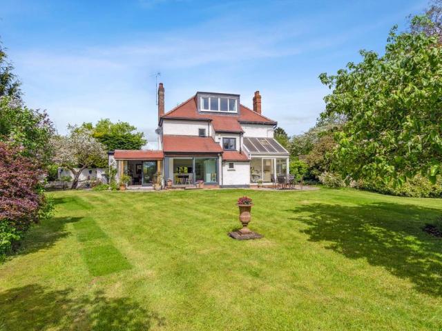 House for sale in Dinton, Buckinghamshire
