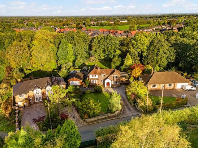 House for sale in Wardsend, Poynton